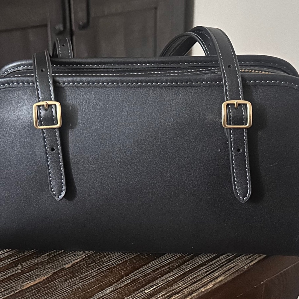 Coach swing zip bag